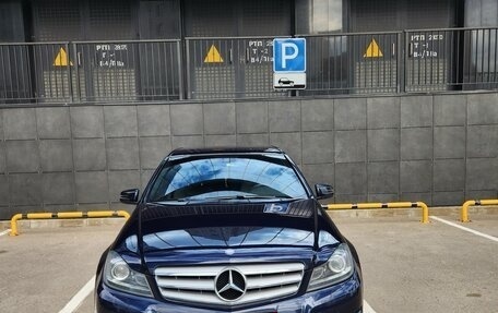 Mercedes-Benz C-Класс, 2013 год, 1 500 000 рублей, 1 фотография