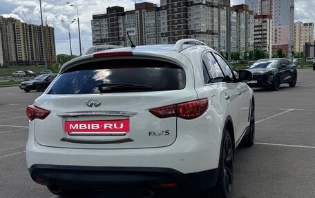 Infiniti FX II, 2011 год, 1 950 000 рублей, 6 фотография