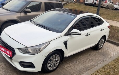 Hyundai Solaris II рестайлинг, 2017 год, 555 000 рублей, 2 фотография