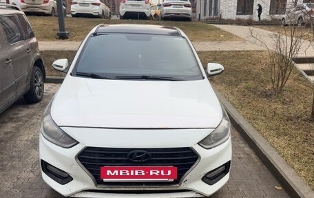 Hyundai Solaris II рестайлинг, 2017 год, 555 000 рублей, 4 фотография