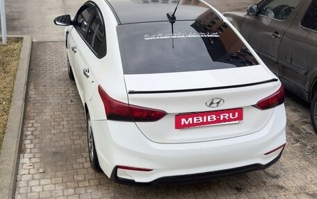 Hyundai Solaris II рестайлинг, 2017 год, 555 000 рублей, 3 фотография