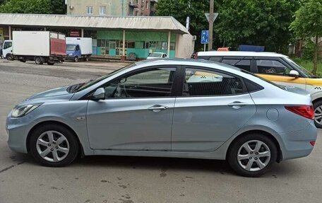 Hyundai Solaris II рестайлинг, 2011 год, 700 000 рублей, 7 фотография