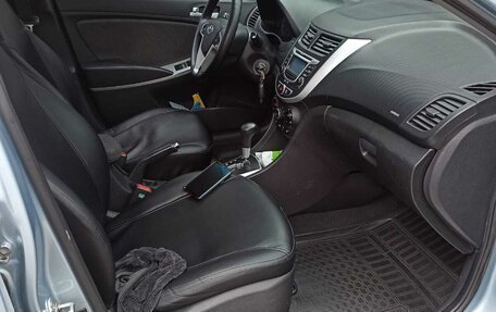 Hyundai Solaris II рестайлинг, 2011 год, 700 000 рублей, 8 фотография