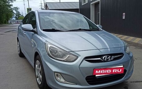 Hyundai Solaris II рестайлинг, 2011 год, 700 000 рублей, 2 фотография