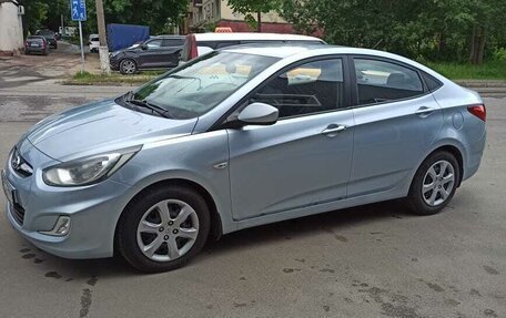 Hyundai Solaris II рестайлинг, 2011 год, 700 000 рублей, 13 фотография