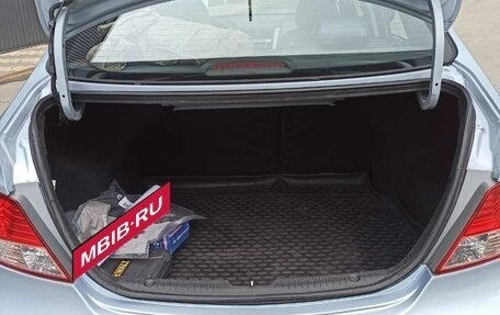 Hyundai Solaris II рестайлинг, 2011 год, 700 000 рублей, 23 фотография
