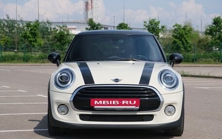 MINI Hatch, 2019 год, 1 940 000 рублей, 5 фотография