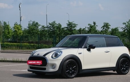 MINI Hatch, 2019 год, 1 940 000 рублей, 6 фотография