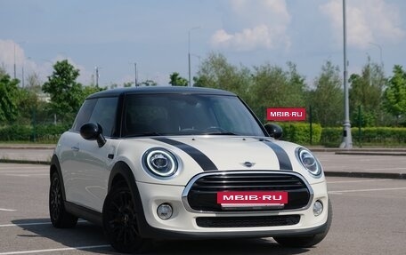 MINI Hatch, 2019 год, 1 940 000 рублей, 3 фотография