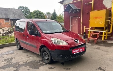 Peugeot Partner II рестайлинг 2, 2010 год, 395 000 рублей, 2 фотография