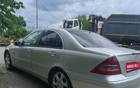 Mercedes-Benz C-Класс, 2002 год, 550 000 рублей, 1 фотография