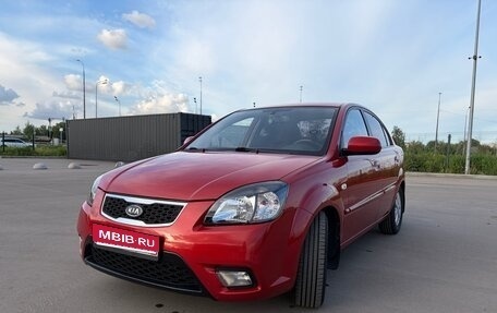 KIA Rio II, 2011 год, 880 000 рублей, 1 фотография