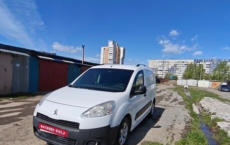 Peugeot Partner II рестайлинг 2, 2012 год, 500 000 рублей, 1 фотография