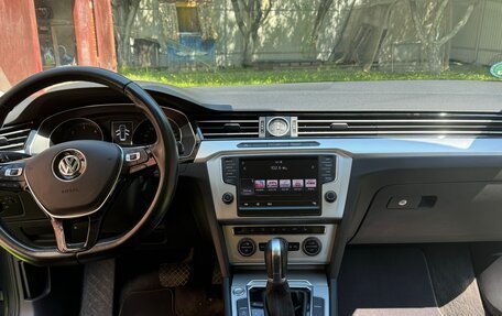 Volkswagen Passat B8 рестайлинг, 2015 год, 1 800 000 рублей, 13 фотография