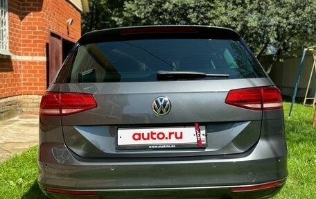 Volkswagen Passat B8 рестайлинг, 2015 год, 1 800 000 рублей, 2 фотография