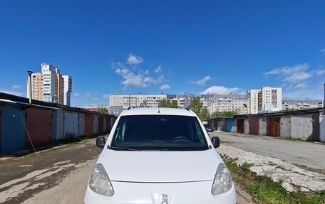 Peugeot Partner II рестайлинг 2, 2012 год, 500 000 рублей, 3 фотография