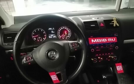 Volkswagen Jetta VI, 2010 год, 750 000 рублей, 2 фотография
