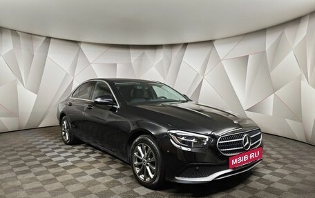 Mercedes-Benz E-Класс, 2021 год, 2 493 000 рублей, 3 фотография
