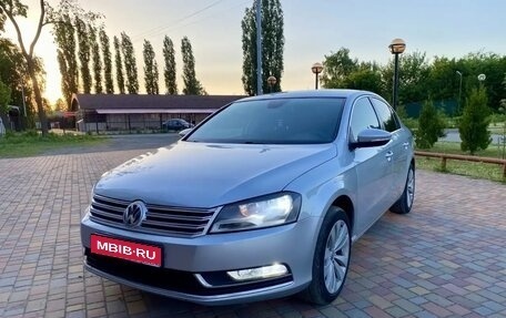 Volkswagen Passat B7, 2013 год, 900 000 рублей, 1 фотография
