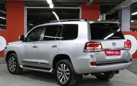 Toyota Land Cruiser 200, 2017 год, 5 779 000 рублей, 8 фотография