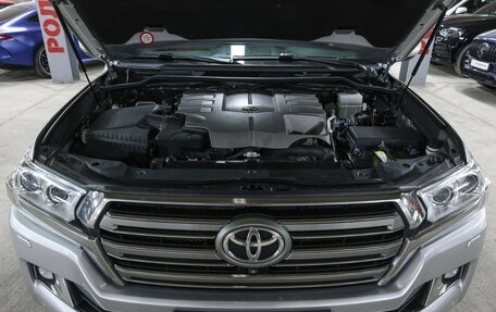 Toyota Land Cruiser 200, 2017 год, 5 779 000 рублей, 10 фотография