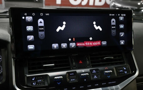 Toyota Land Cruiser 200, 2017 год, 5 779 000 рублей, 19 фотография