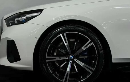 BMW 5 серия, 2025 год, 9 800 000 рублей, 10 фотография