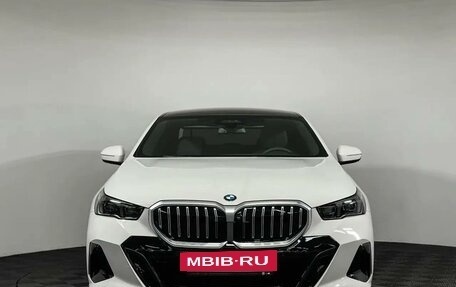 BMW 5 серия, 2025 год, 9 800 000 рублей, 3 фотография