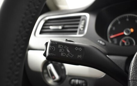 Volkswagen Jetta VI, 2012 год, 1 019 900 рублей, 15 фотография