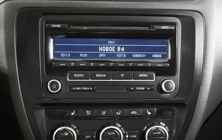 Volkswagen Jetta VI, 2012 год, 1 019 900 рублей, 17 фотография