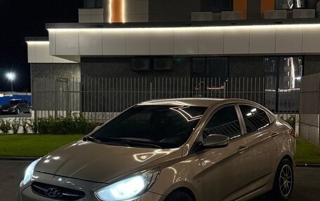 Hyundai Solaris II рестайлинг, 2012 год, 850 000 рублей, 2 фотография