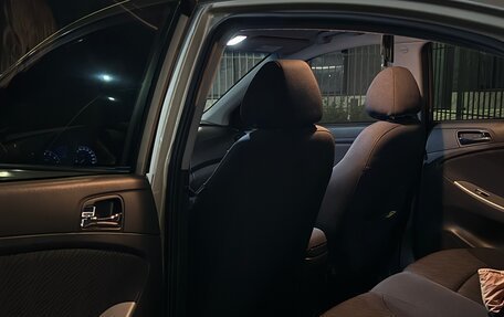 Hyundai Solaris II рестайлинг, 2012 год, 850 000 рублей, 10 фотография
