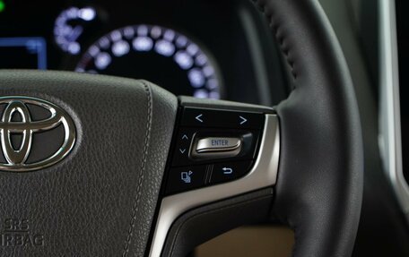 Toyota Land Cruiser Prado 150 рестайлинг 2, 2018 год, 4 549 050 рублей, 14 фотография