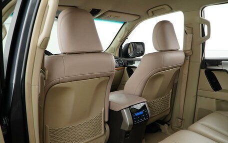 Toyota Land Cruiser Prado 150 рестайлинг 2, 2018 год, 4 549 050 рублей, 11 фотография