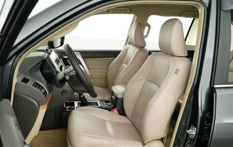 Toyota Land Cruiser Prado 150 рестайлинг 2, 2018 год, 4 549 050 рублей, 10 фотография