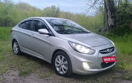 Hyundai Solaris II рестайлинг, 2012 год, 950 000 рублей, 3 фотография