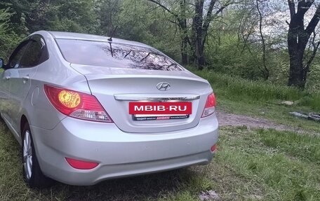 Hyundai Solaris II рестайлинг, 2012 год, 950 000 рублей, 5 фотография