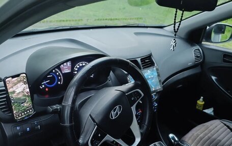 Hyundai Solaris II рестайлинг, 2012 год, 950 000 рублей, 6 фотография