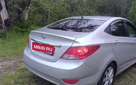 Hyundai Solaris II рестайлинг, 2012 год, 950 000 рублей, 10 фотография