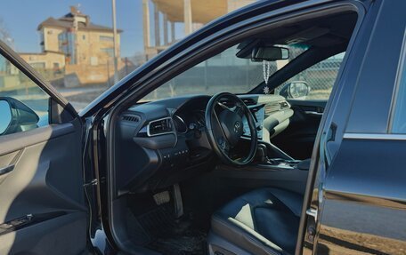 Toyota Camry, 2018 год, 2 850 000 рублей, 6 фотография