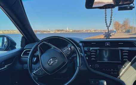 Toyota Camry, 2018 год, 2 850 000 рублей, 9 фотография
