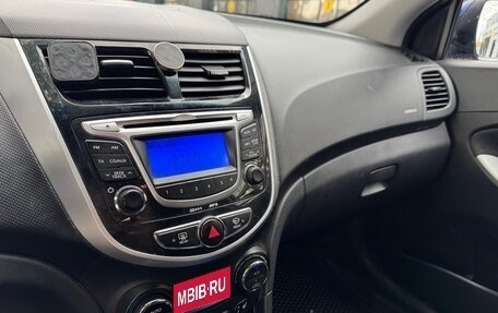 Hyundai Solaris II рестайлинг, 2012 год, 620 000 рублей, 10 фотография