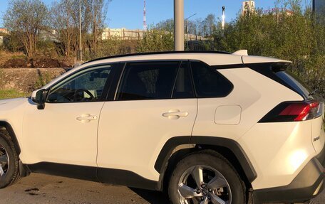 Toyota RAV4, 2020 год, 3 280 000 рублей, 10 фотография