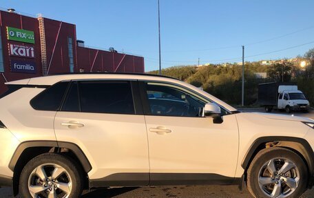 Toyota RAV4, 2020 год, 3 280 000 рублей, 9 фотография