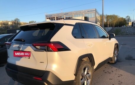 Toyota RAV4, 2020 год, 3 280 000 рублей, 12 фотография