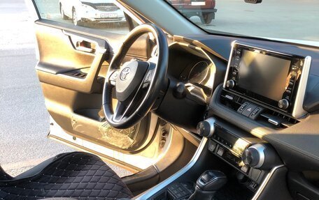 Toyota RAV4, 2020 год, 3 280 000 рублей, 21 фотография