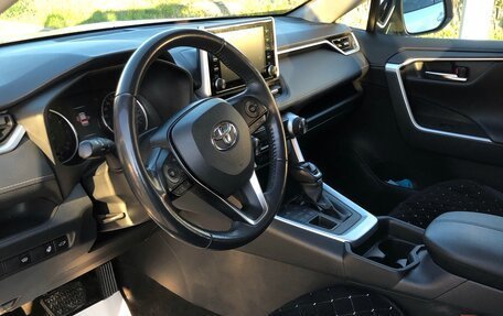 Toyota RAV4, 2020 год, 3 280 000 рублей, 20 фотография