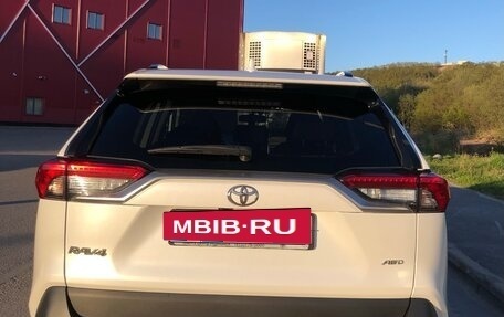 Toyota RAV4, 2020 год, 3 280 000 рублей, 14 фотография