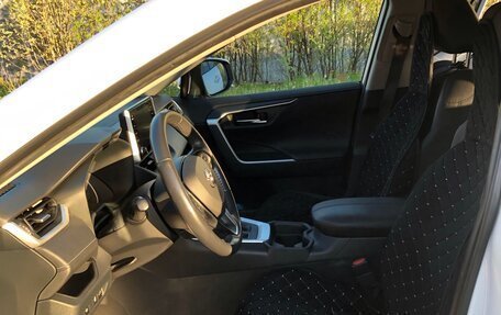 Toyota RAV4, 2020 год, 3 280 000 рублей, 33 фотография