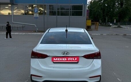 Hyundai Solaris II рестайлинг, 2019 год, 650 000 рублей, 3 фотография